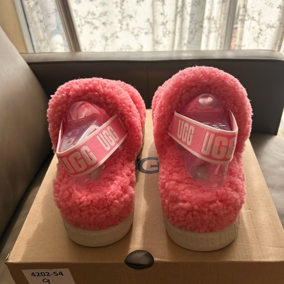 UGG Oh Fluffita Pink Slippers 💗 - Picture 5 of 13